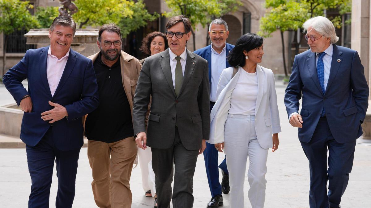 Illa con los líderes de patronales y sindicatos