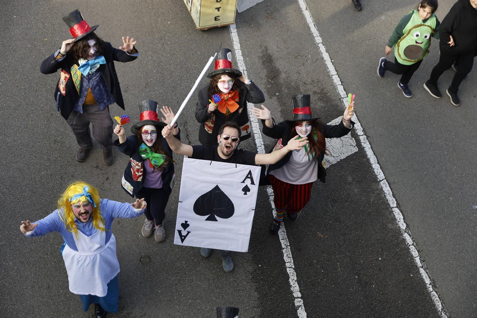 Así fue el desfile de Antroxu en la zona oeste de Gijón (en imágenes)