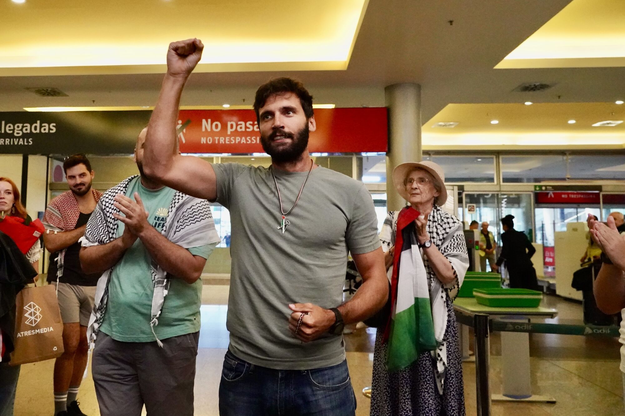 Los malagueños de la flotilla retenidos por Israel vuelven a casa