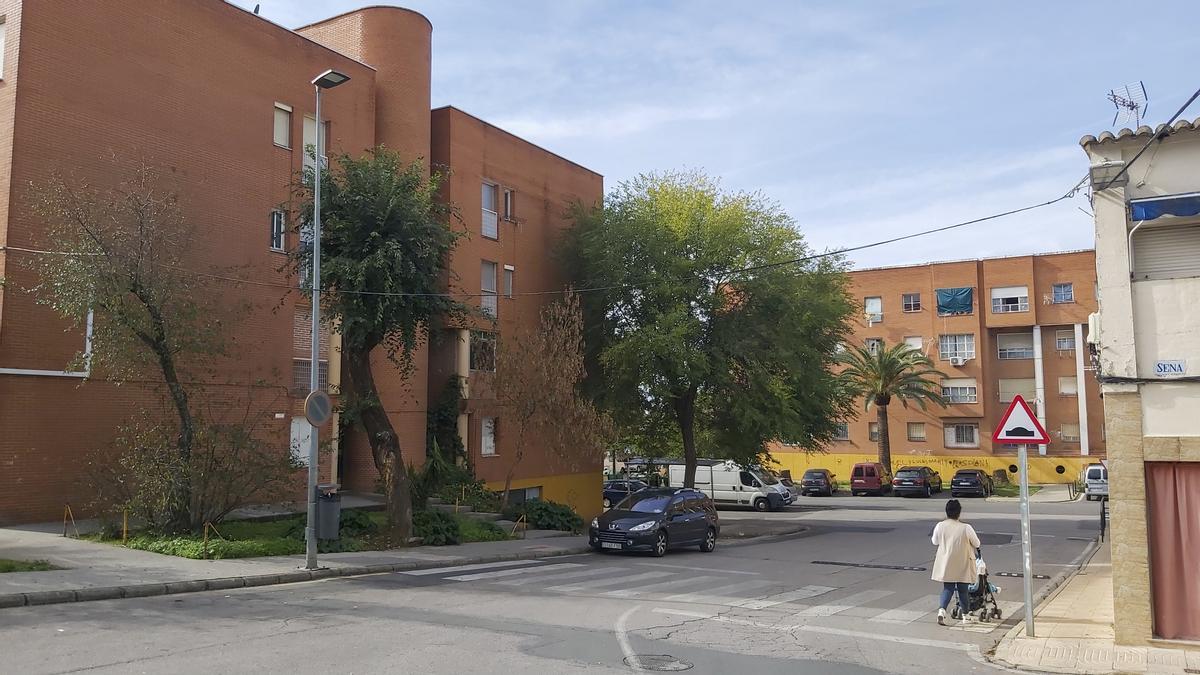 Edificio de Aldea Moret en el que falleció una menor de 16 años el martes.