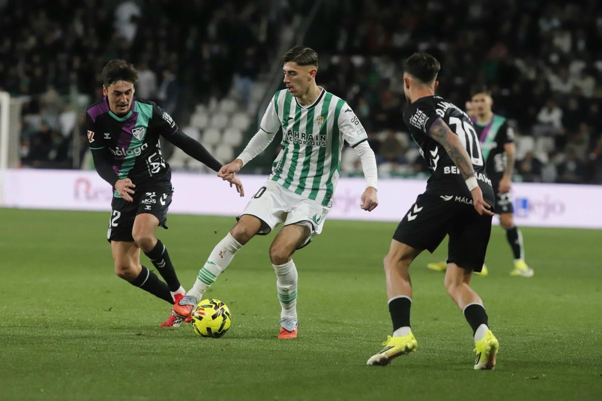 Dani Requena, durante el encuentro ante el Málaga en El Arcángel de este curso.