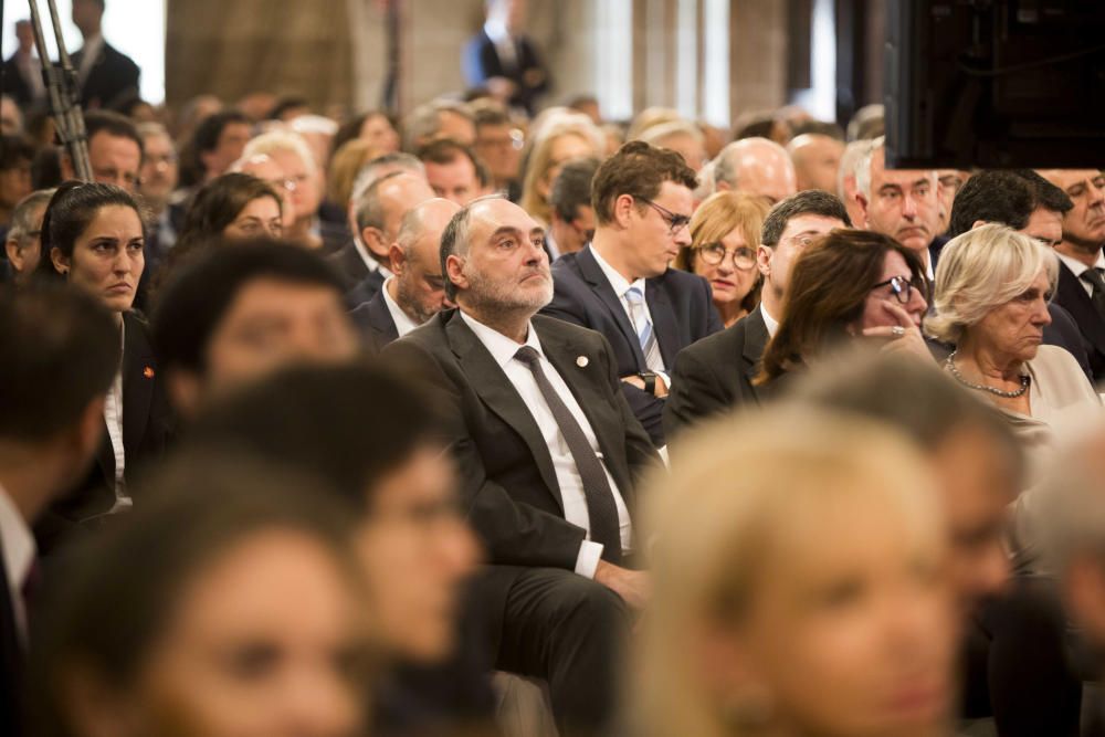 Instante de la ceremonia de entrega de los Premios Jaume I en la Lonja de València.