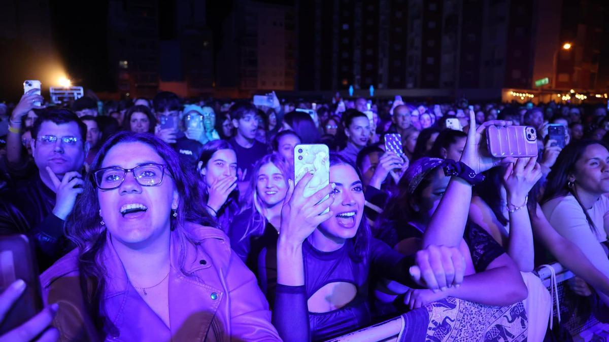 Público asistente a uno de los conciertos de las fiestas mayores, en una imagen de archivo.
