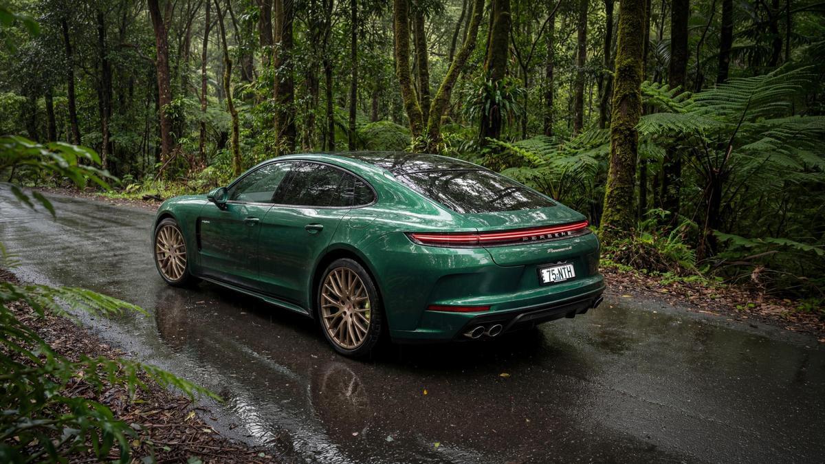 Porsche Panamera 4 E-Hybrid