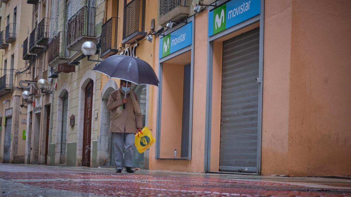 El comerç tancat el primer cap de setmana de restriccions