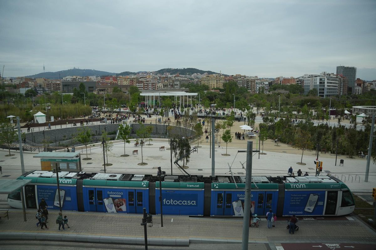 Barcelona inaugura el parque de Glòries Barcelona inaugura el parque de Glòries