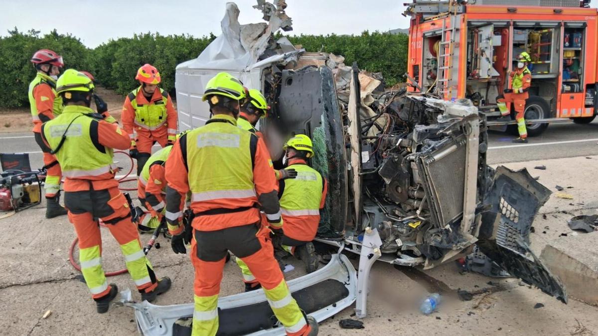 Muere un hombre tras salirse de la vía en Pedralba.