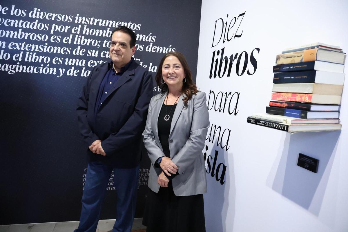 La Casa Amarilla oferta visitas guiadas a la exposición "Diez libros para una isla"