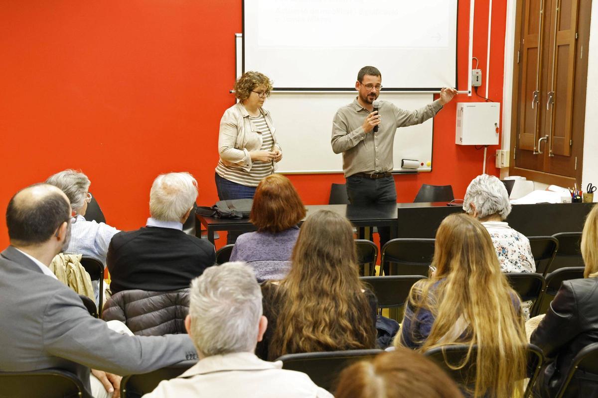 Les imatges de la reunió entre veïns de l'entorn de la ronda Ferran Puig i l'Ajuntament de Girona
