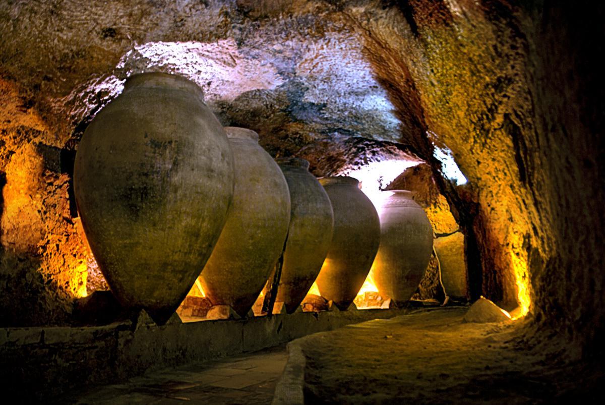 Cueva del barrio de La Villa de Requena.