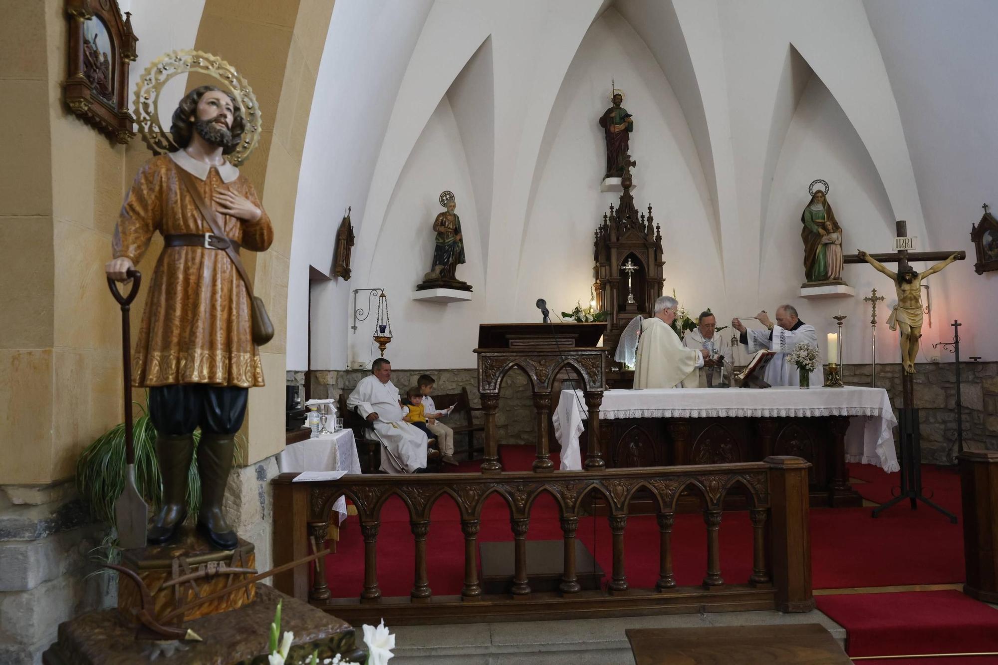 La festividad de San Isidro Labrador en la parroquia gijonesa de Granda, en imágenes