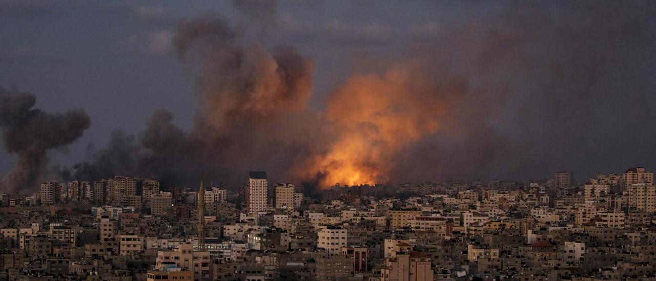 Israeli strike in Gaza as death toll mounts