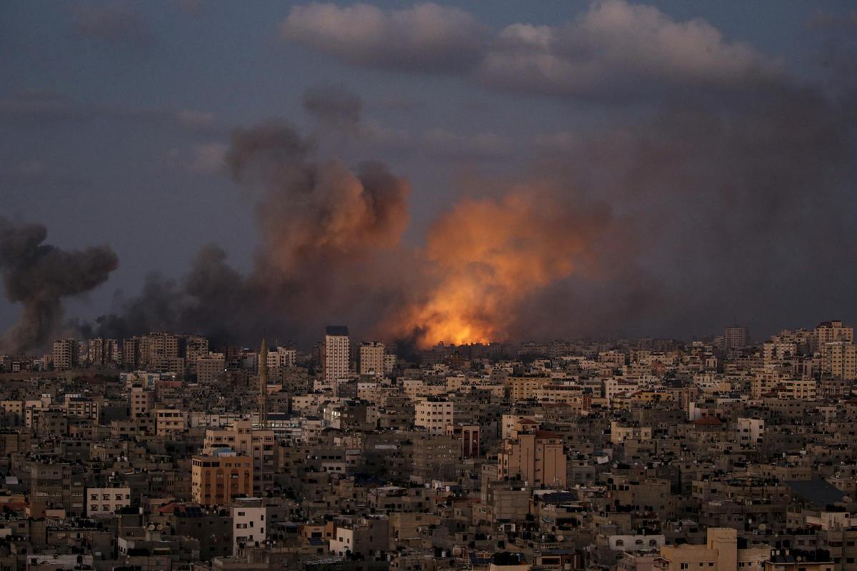 Israeli strike in Gaza as death toll mounts