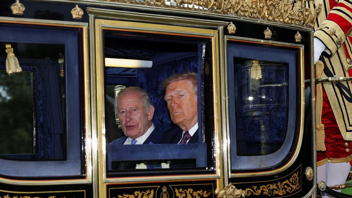 Carlos III despliega todo el boato de la monarquía británica para recibir a Trump en Windsor