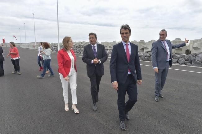 Visita de la ministra Ana Pastor a las naves del ...