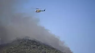 Castellón amanece con tres incendios activos, con varias masías evacuadas y un municipio confinado