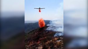 VÍDEO | Medios aéreos luchan contra el fuego en Aroche