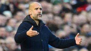 Guardiola en el partido de hoy en Anfield.