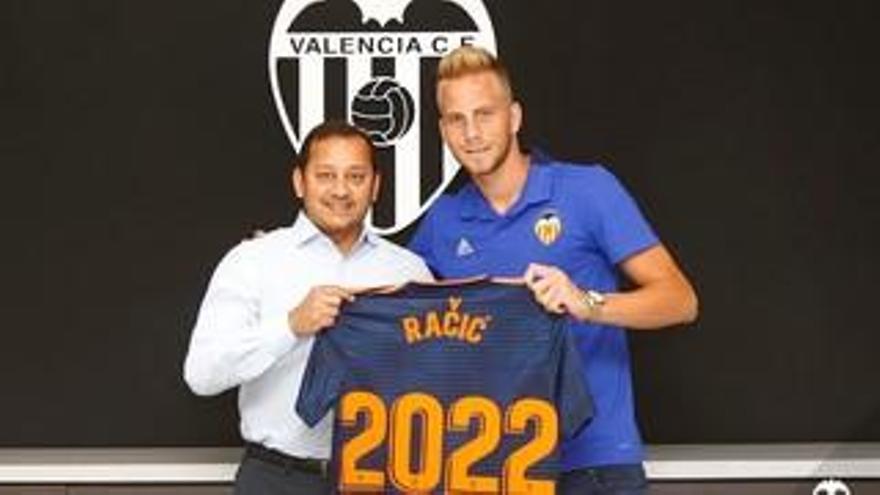 El Valencia CF ficha a Uros Racic hasta 2022