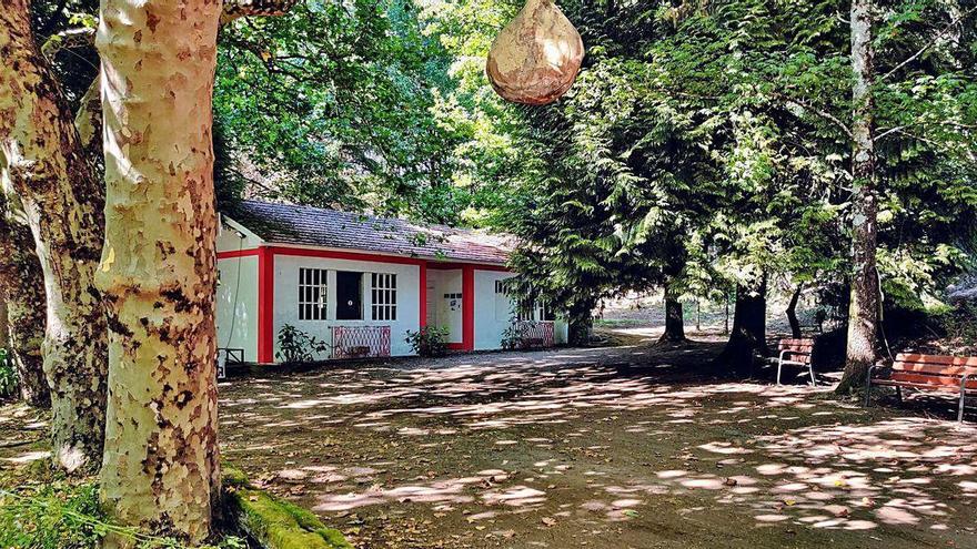 Balneario de &quot;Augas Férreas&quot; que vuelve a abrir al público gestionado por el Concello de A Cañiza.