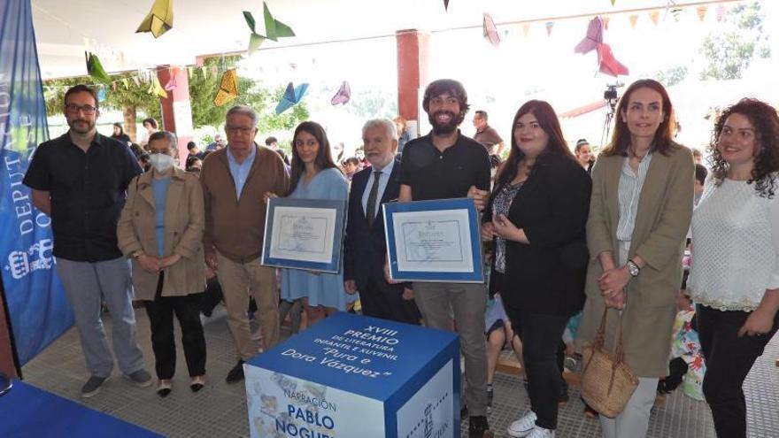 Eva Piay y Pablo Nogueira recibieron sendos premios en el CEIP Virxe da Saleta. |   // FERNANDO CASANOVA
