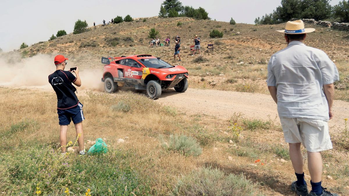 Un piloto de la categoría de coches, durante la primera etapa en tierras turolenses.