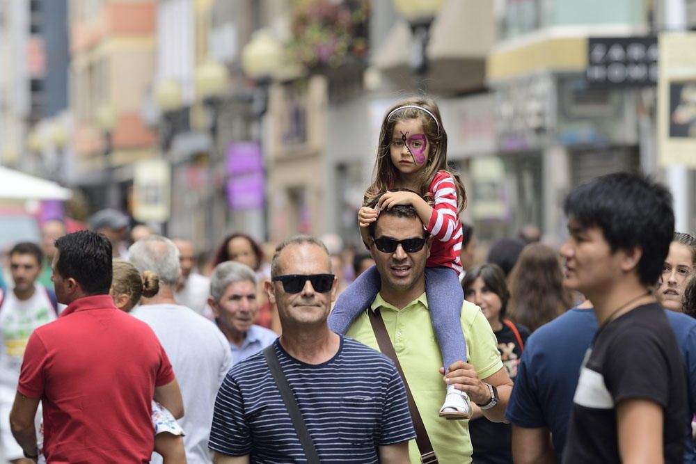 Compras en el domingo abierto de Triana, 3/09/17