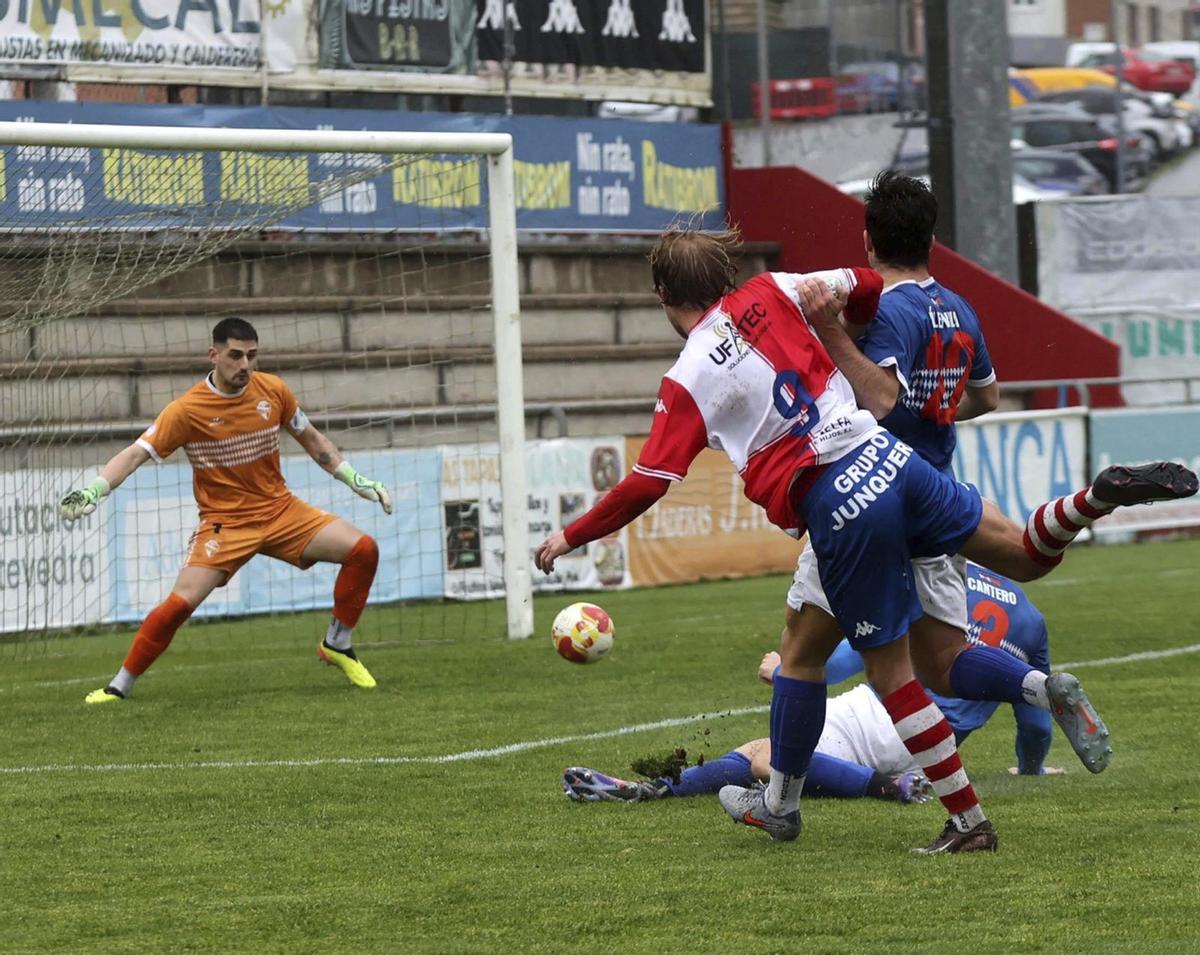 Disparo de Rivera que 
dio origen a una gran parada
de Andrés. |  Noé Parga