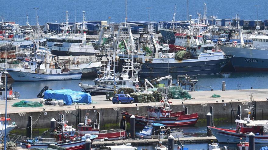 El sector pesquero coruñés denuncia que vetar el arrastre supondrá su desmantelamiento
