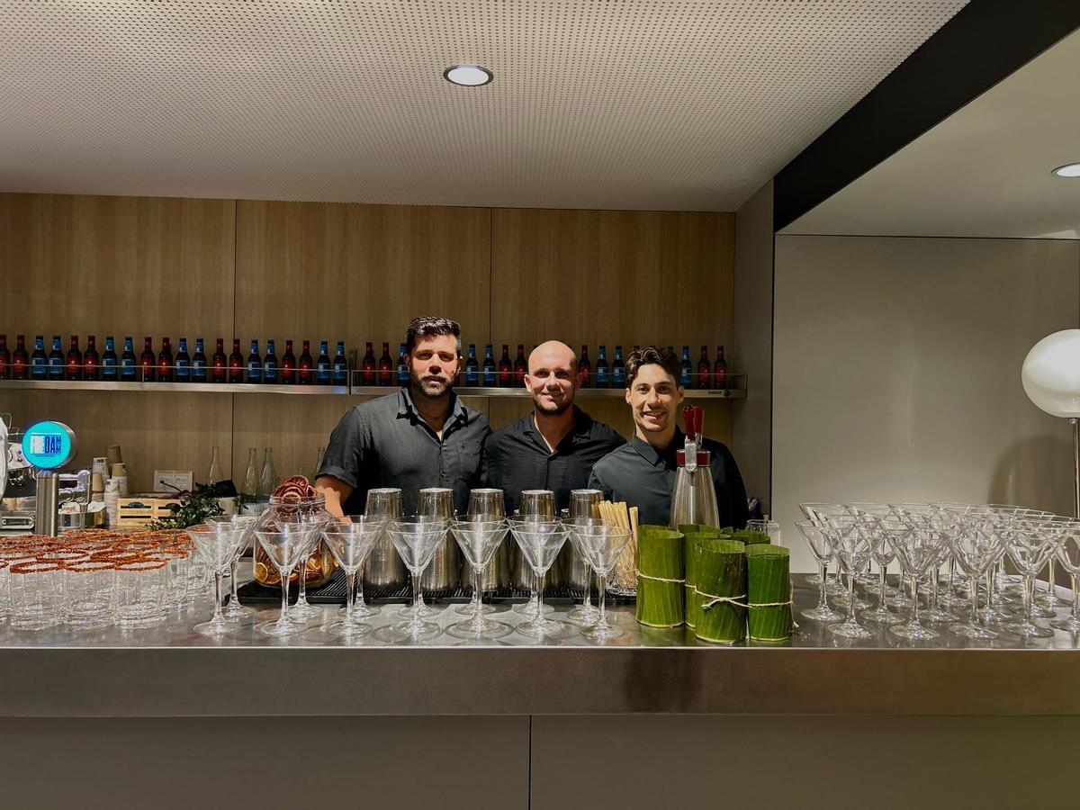 Manel Vehí sirvió los cocktails del Gamper