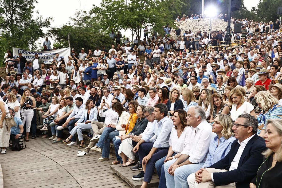 Acto de campaña del PP por las elecciones europeas en el anfiteatro del Parque de Cabecera