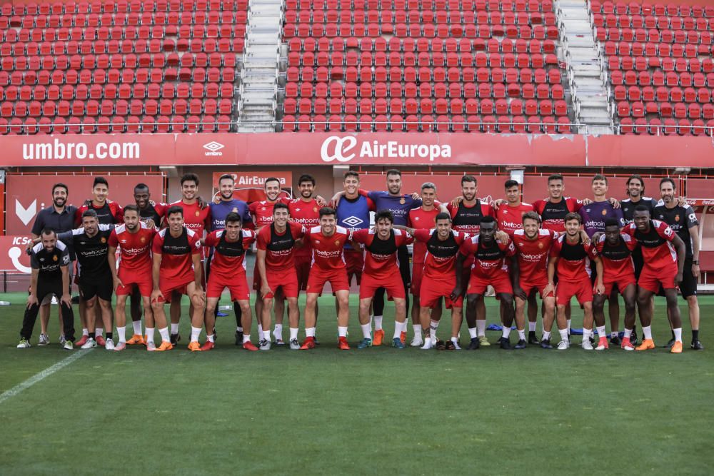 Último entrenamiento del Mallorca antes de partir hacia Miranda