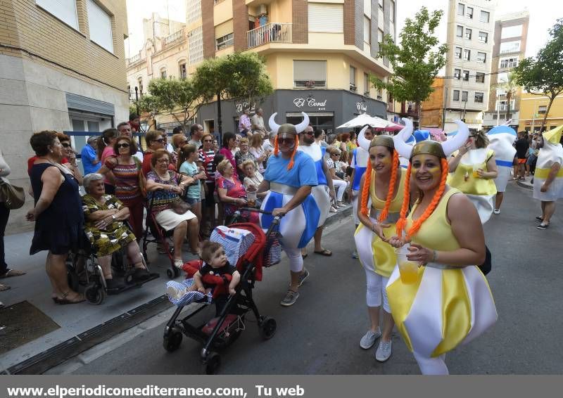 Desfile de peñas y toro fiestas Sant Pere