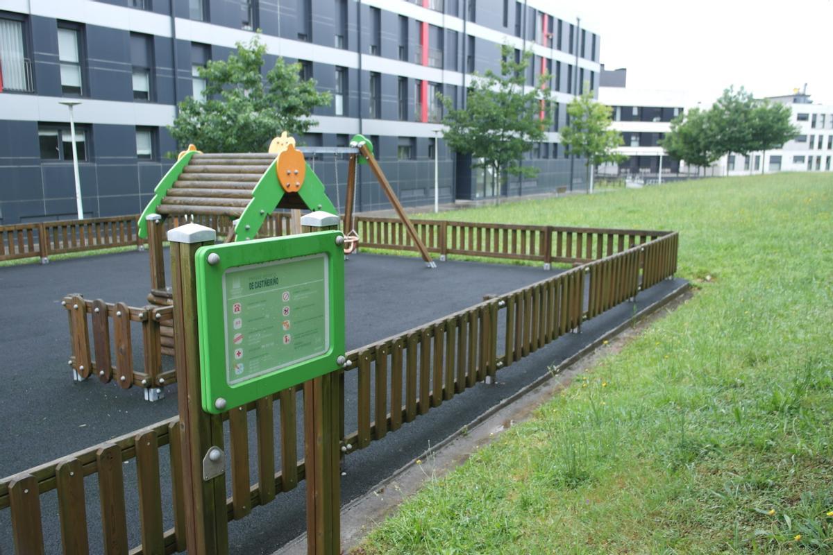 El Parque Infantil de O Castiñeiriño se encuentra a escasos metros