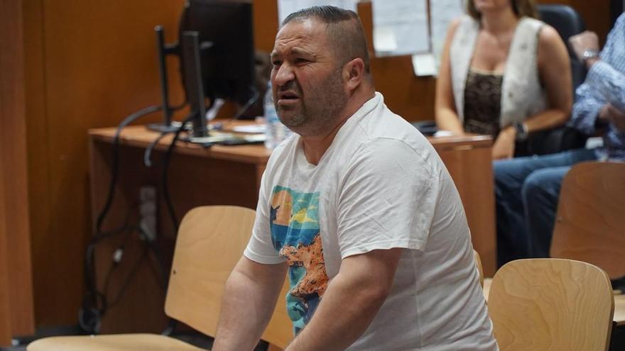 El acusado de arrollar un bar en Os Mallos se declara culpable y acepta siete años y medio de prisión efectiva