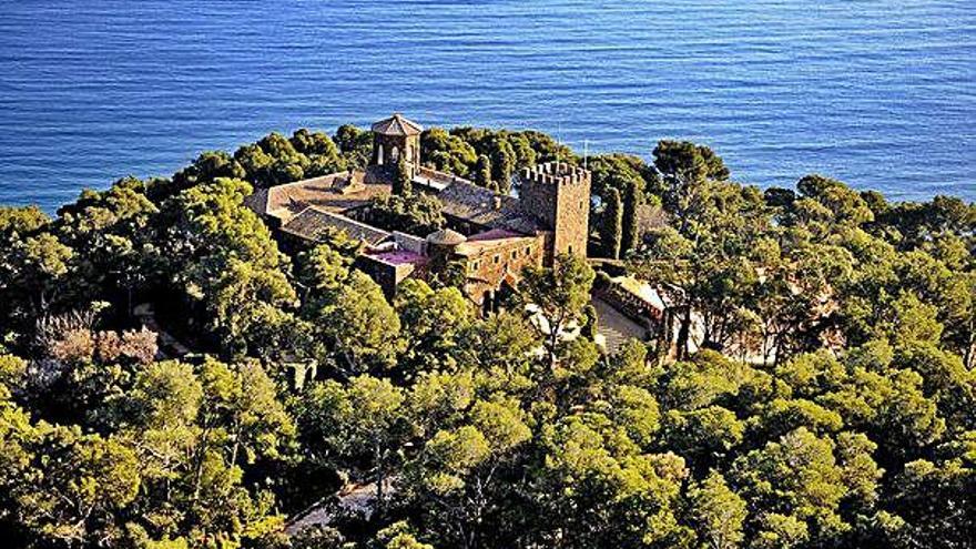 Imatge d&#039;arxiu dels jardins i el castell de Cap Roig.