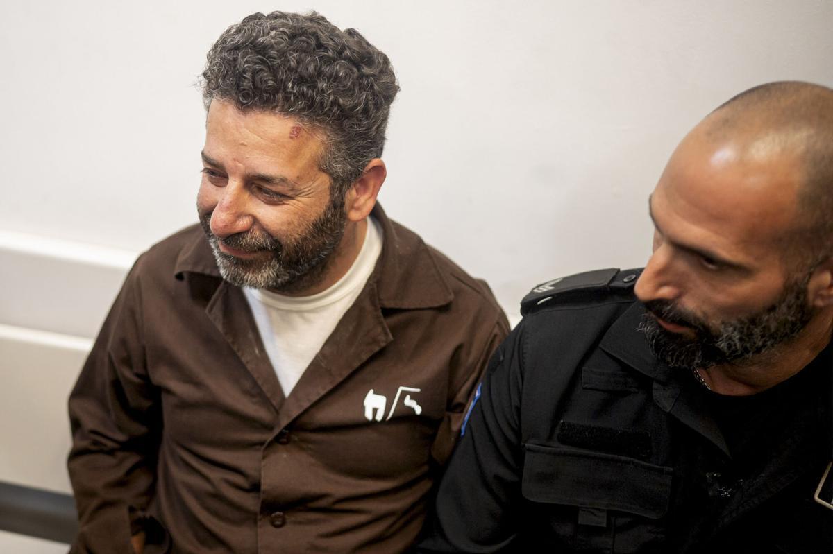 El activista palestino-español Saif Abukeshek, durante una vista judicial este martes en Ashkelon (Israel).