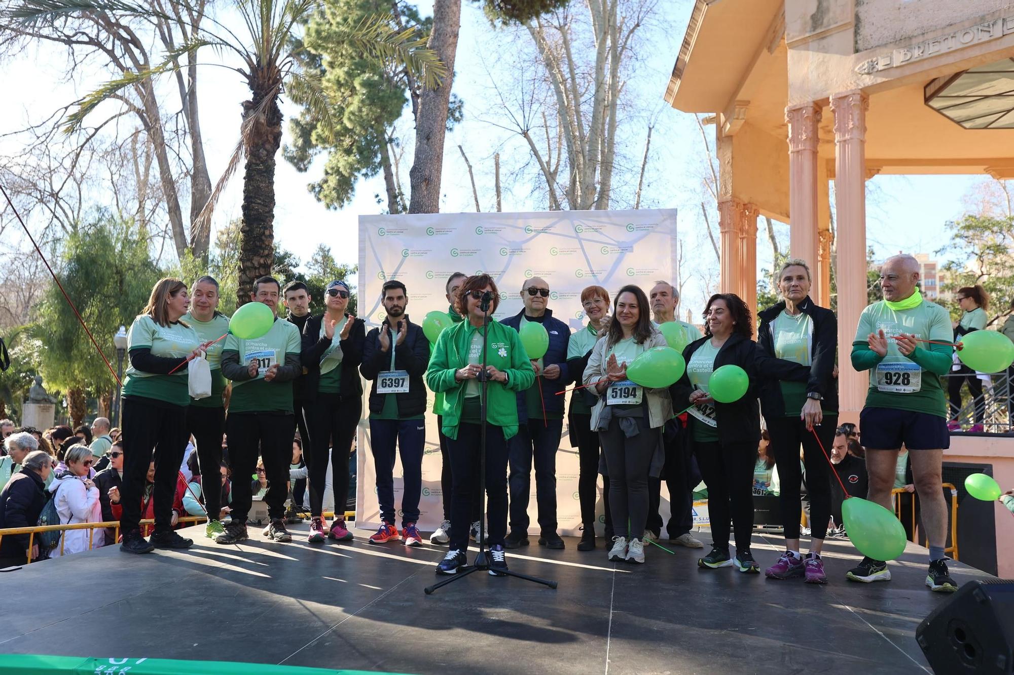 Búscate en la galería: Castelló se viste de verde en la IX marcha contra el cáncer