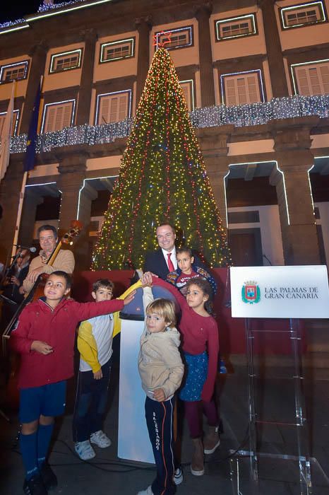 Encendido navideño de la ciudad, en la Plaza de ...