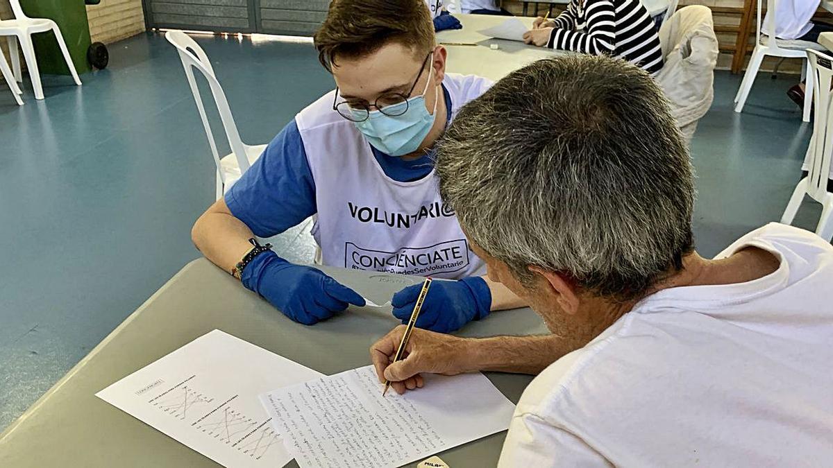 Los estudiantes han organizado talleres de escritura, lectura y aprendizaje del español. | INFORMACIÓN