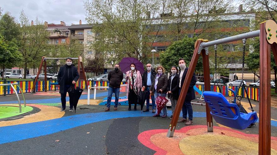 IU insiste al alcalde que ponga en marcha parques infantiles inclusivos