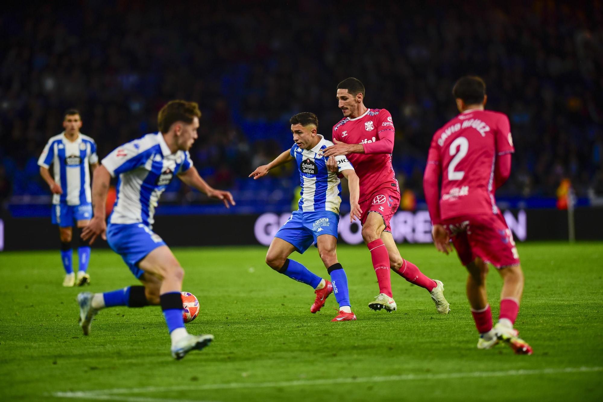 El Dépor rescata un punto entre la nada en Riazor frente al Tenerife