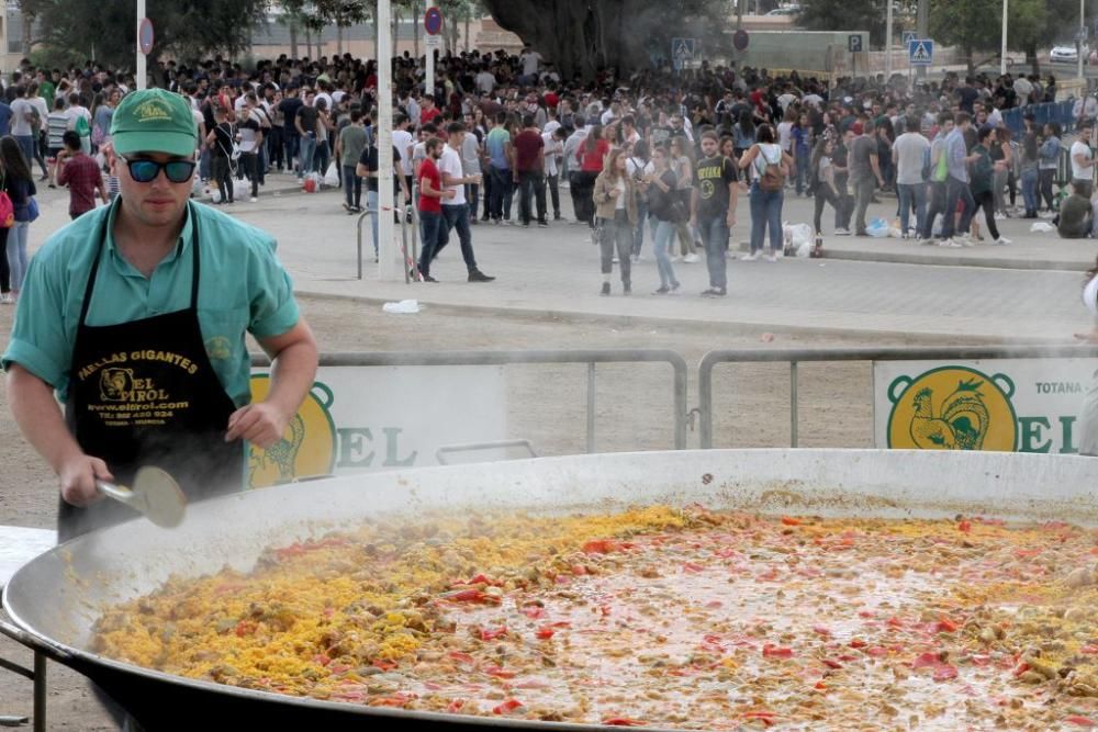 Paellas en la Bienvenida Universitaria de la UPCT