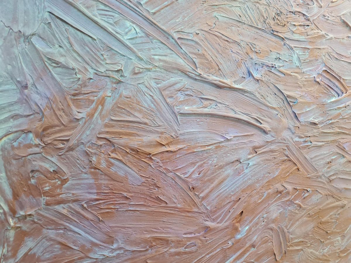 Detailbild eines der Werke: Man erkennt die besondere, reliefartige Oberfläche.