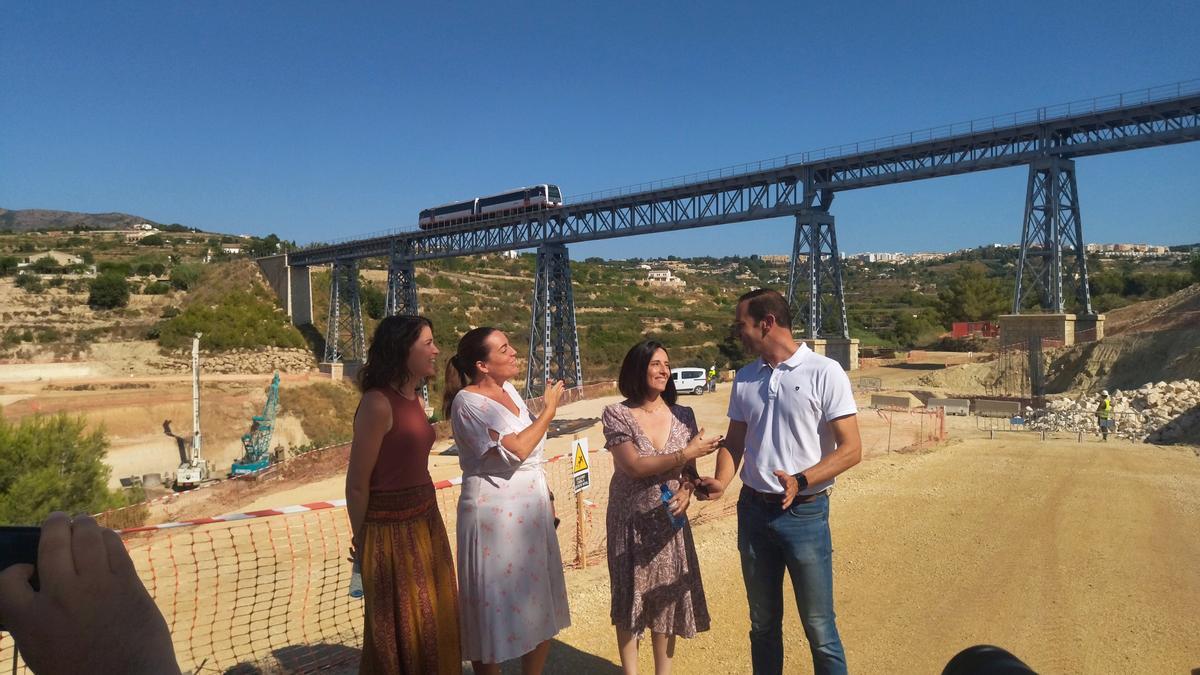 La consellera, la gerente de FGV y el alcalde de Benissa visitaron ayer las obras