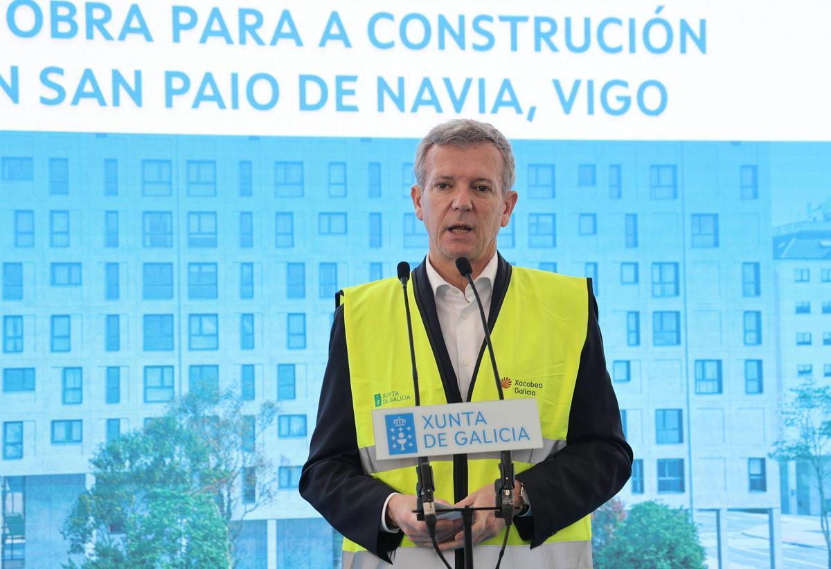 Rueda, durante su intervención en Navia esta mañana.
