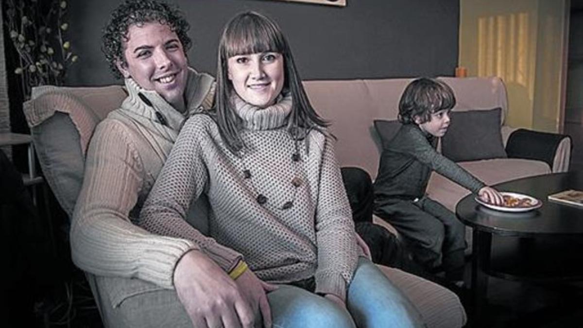 En familia 8 Ana Mourelo, con su marido, José Brocal, y su hijo Aitor.