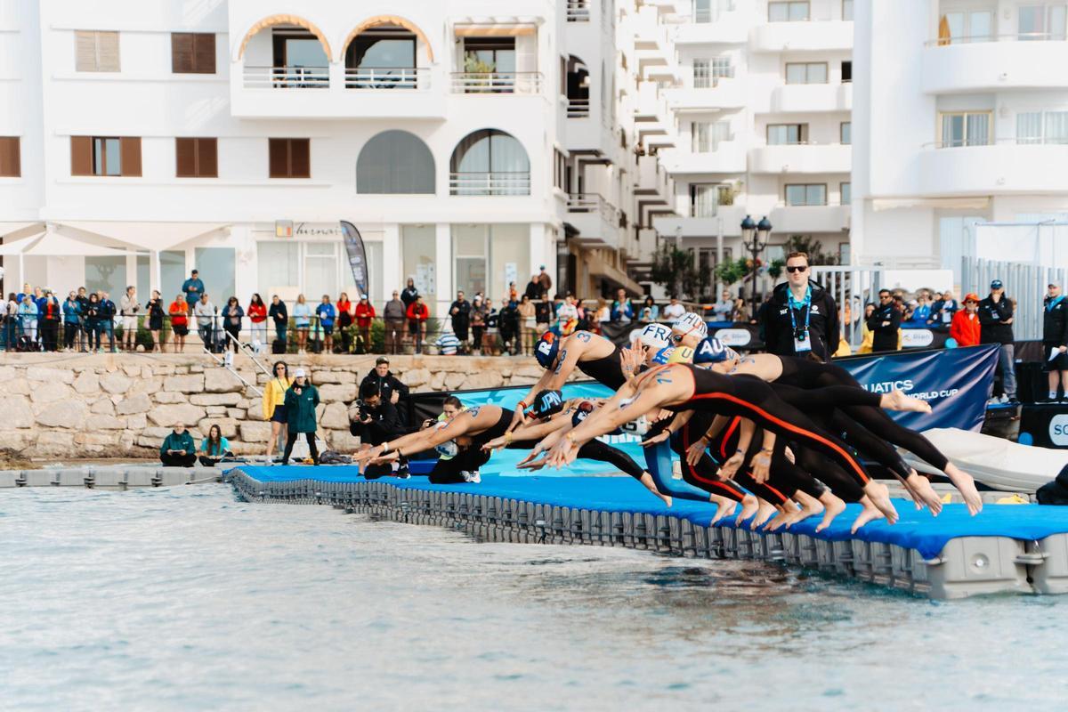 Imágenes del knockout sprint de la Copa del Mundo de aguas abiertas en Santa Eulària Imágenes del knockout sprint de la Copa del Mundo de aguas abiertas en Santa Eulària