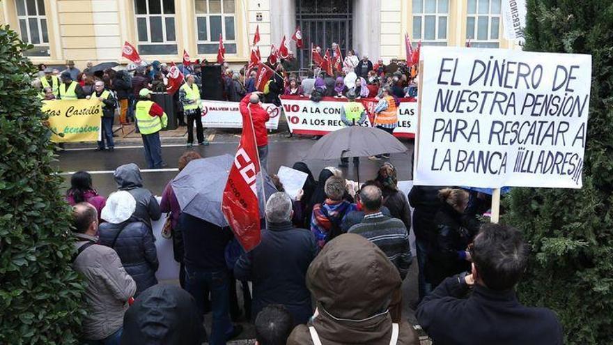 La pensión de los nuevos jubilados de 
Castellón cae en 42 euros al mes