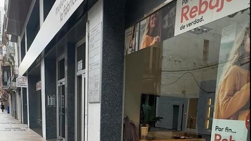 Muebles La Fábrica ha renovado su establecimiento de la capital de la Plana.